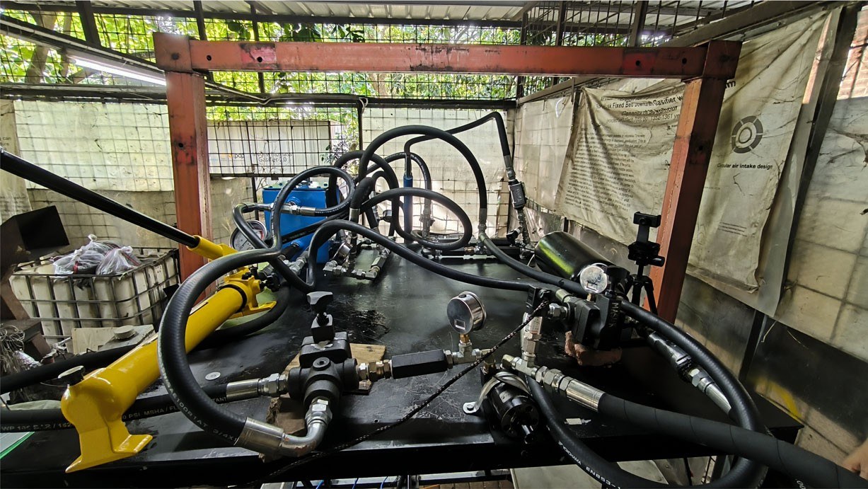 Rig uji hydraulic PTO untuk wave energy converter
